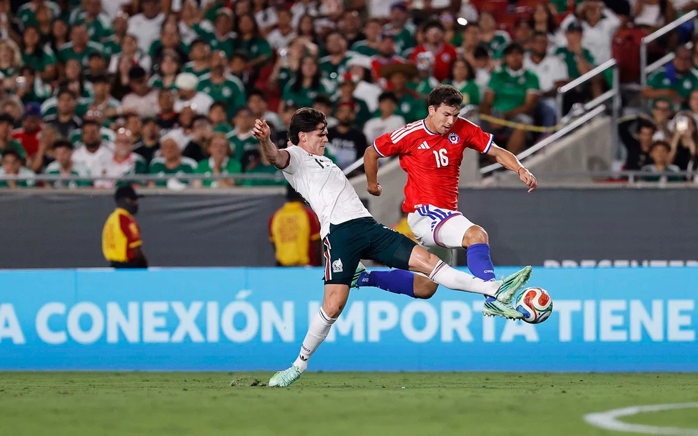 Chile cierra la gira con un 2-0 sobre México que desata críticas contra Rafael Márquez