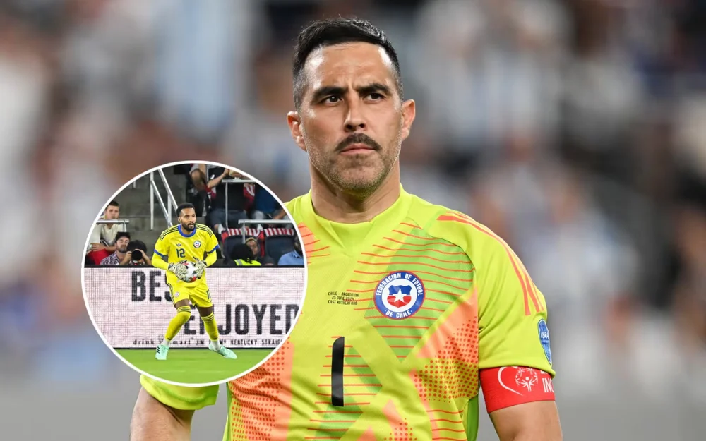 Claudio Bravo elogia a Vigouroux: "Se ha ganado una camiseta" en La Roja