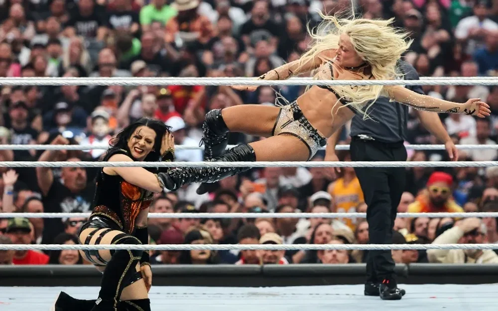 Stephanie Vaquer pierde el Campeonato Mundial Femenino de la WWE ante Liv Morgan en Money in the Bank