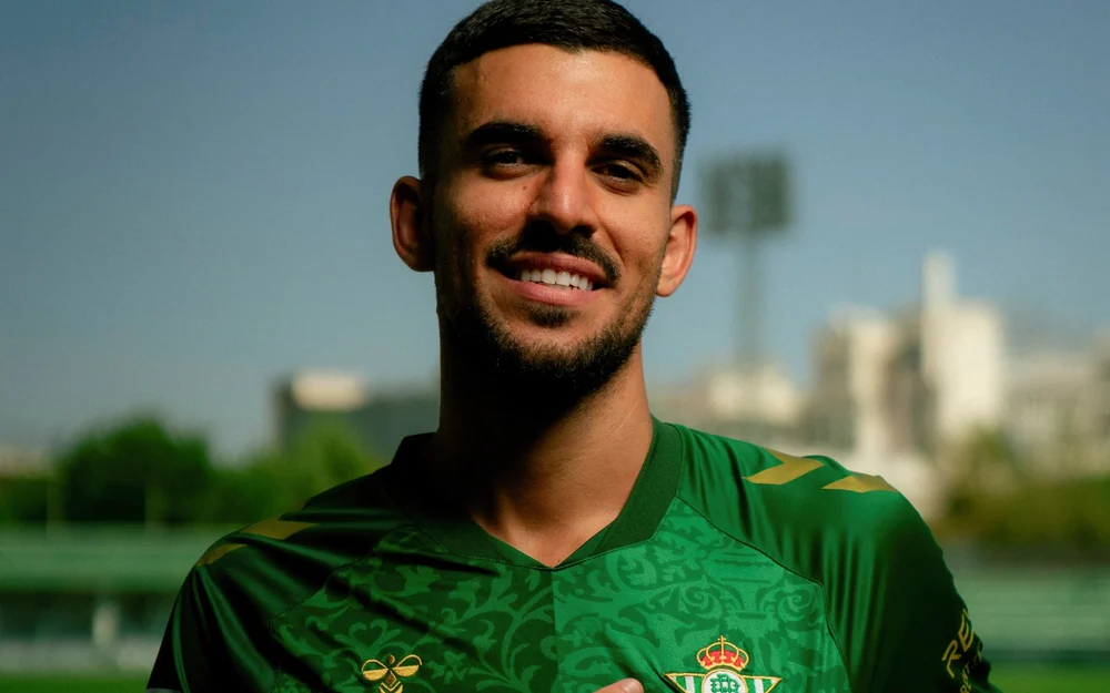 Ceballos vuelve al Betis y se pone el mono de trabajo: "No vengo de figura ni de estrella"