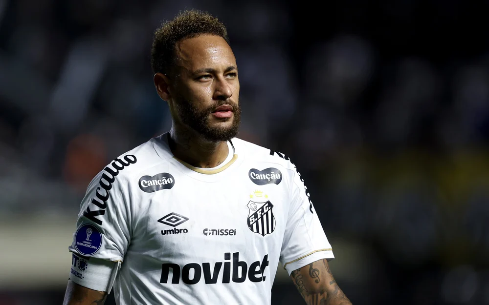 Neymar enciende la política brasileña con gesto electoral junto a Cris Guedes
