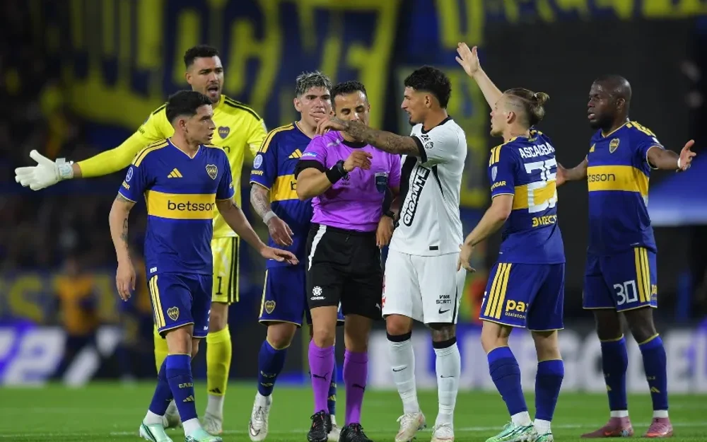 Boca cae ante Vasco en La Bombonera y Piero Maza queda en el ojo de la polémica