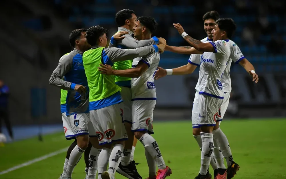 Deportes Iquique y Antofagasta igualan en el Clásico del Norte y dejan abierta la llave de octavos
