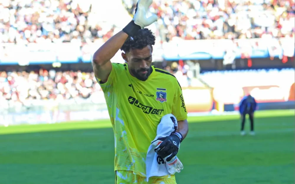 Vozinha se pierde dos partidos de Colo Colo por la gala del Balón de Oro y la Fecha FIFA
