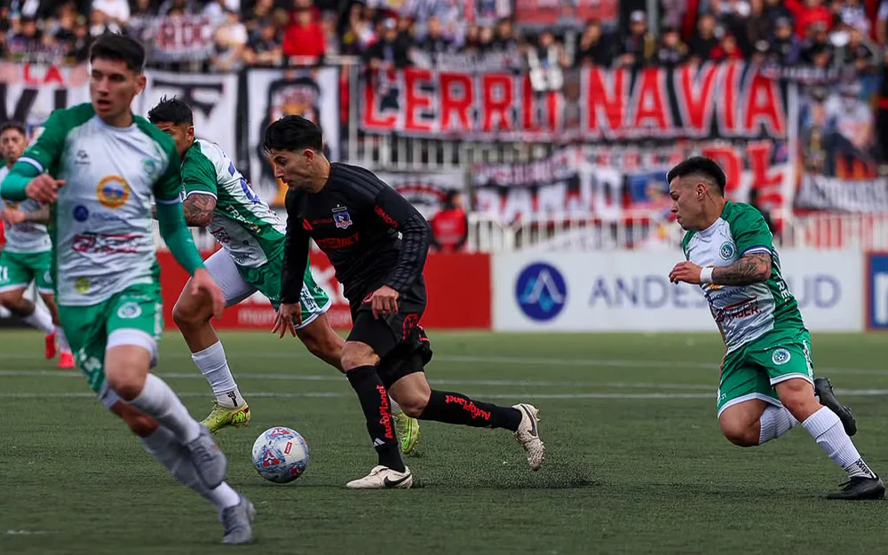 Colo Colo recibe a Puerto Montt en el Monumental con la lluvia como escenario y ventaja mínima en Copa Chile