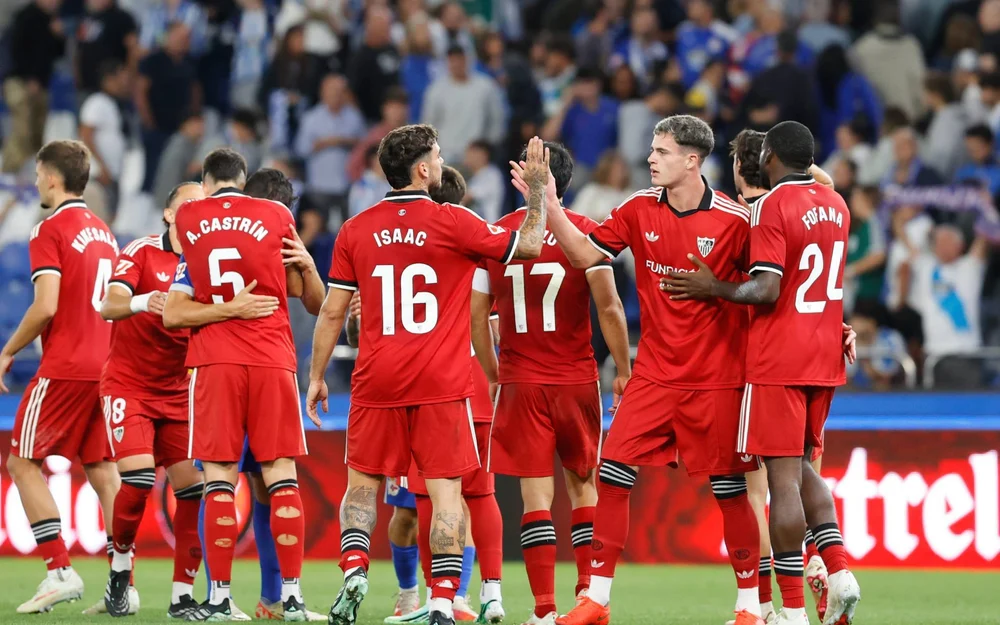 Sevilla rompe la imbatibilidad del Deportivo y firma su mejor arranque liguero en nueve años