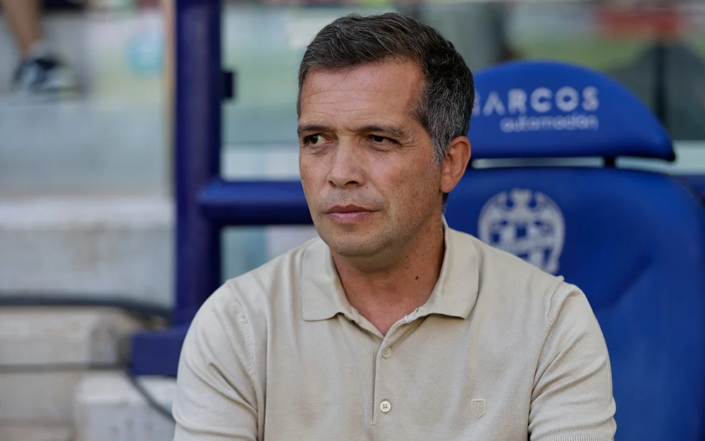 Luís Castro cuestiona el calor y el césped en el Levante-Barcelona