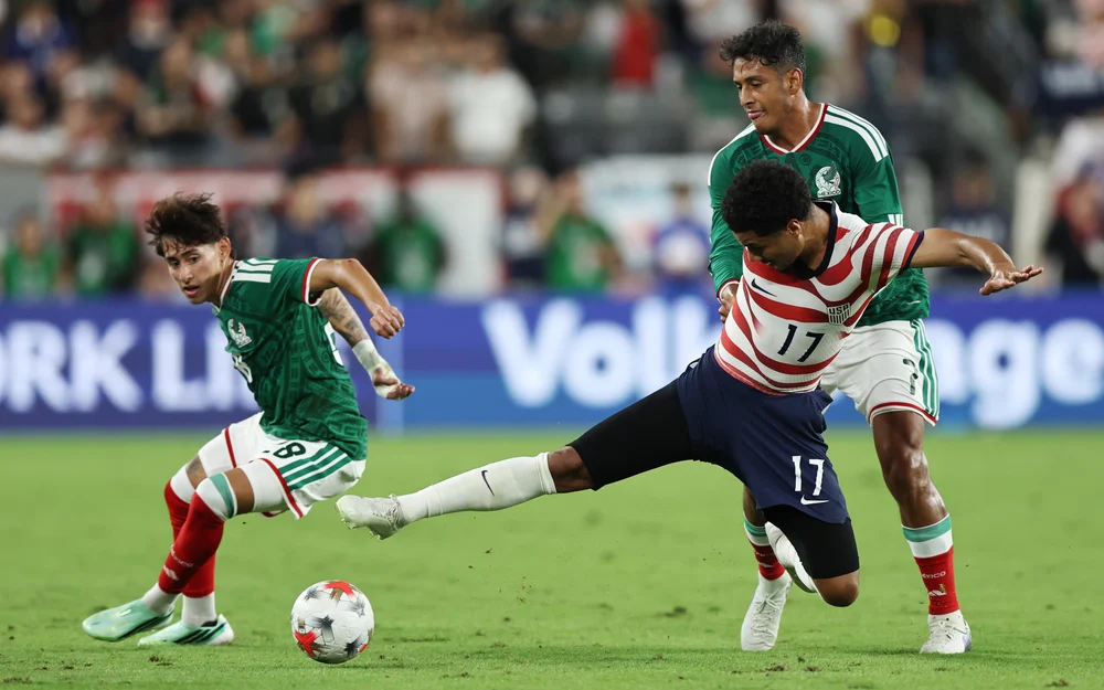 México pierde a Luis Romo para el duelo ante La Roja en Los Ángeles