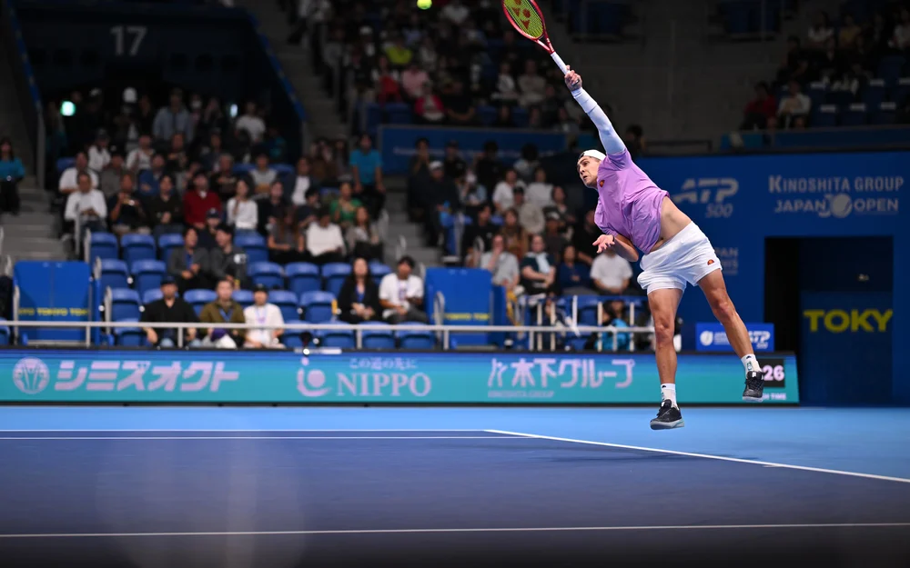 Tabilo cae en tres sets ante Shapovalov y se despide del ATP 500 de Tokio