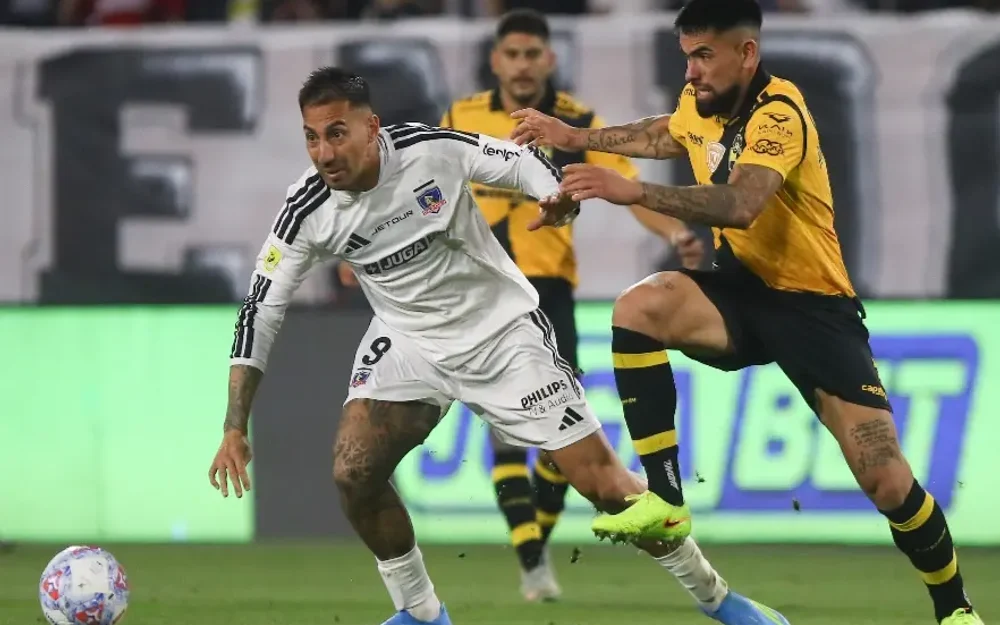Coquimbo Unido vence a Colo Colo con gol de Johansen en el arranque de la fecha 24