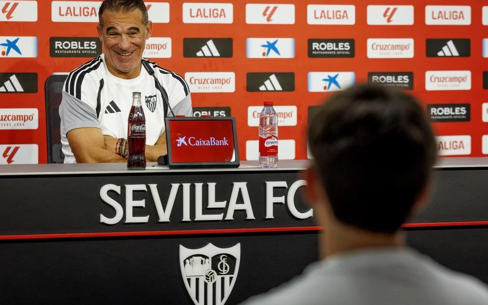 Luis García alerta sobre el poder ofensivo del Barcelona antes del duelo en el Pizjuán