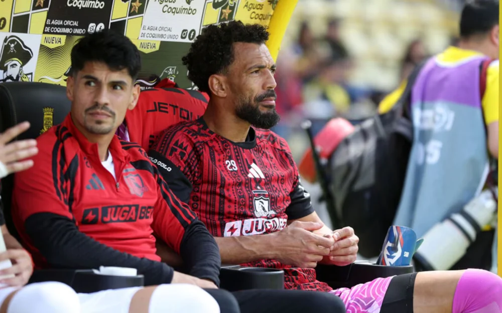 Vozinha suma otra suplencia en Colo Colo y en Argentina ya especulan con su salida