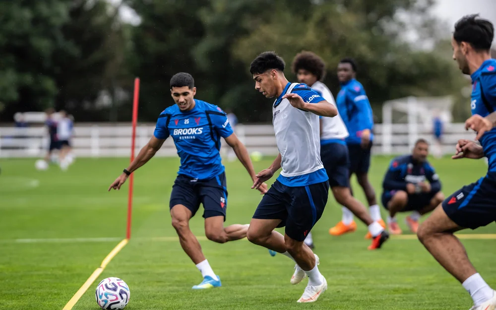 Darío Osorio queda fuera de la convocatoria del Crystal Palace por descanso tras la gira de la Roja