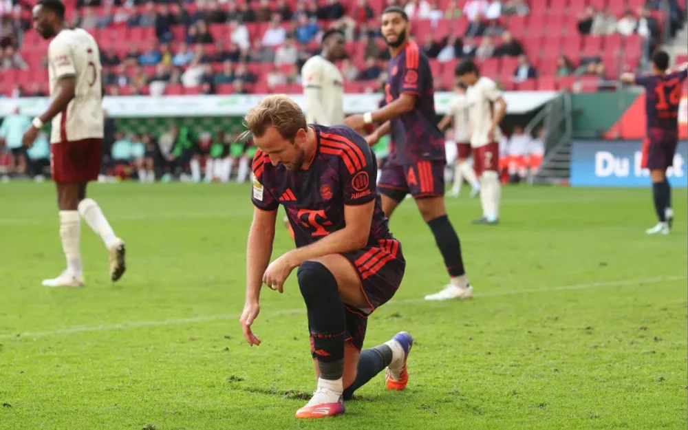 Neuer protagoniza dos errores y Bayern Múnich empata con Augsburgo en la Bundesliga