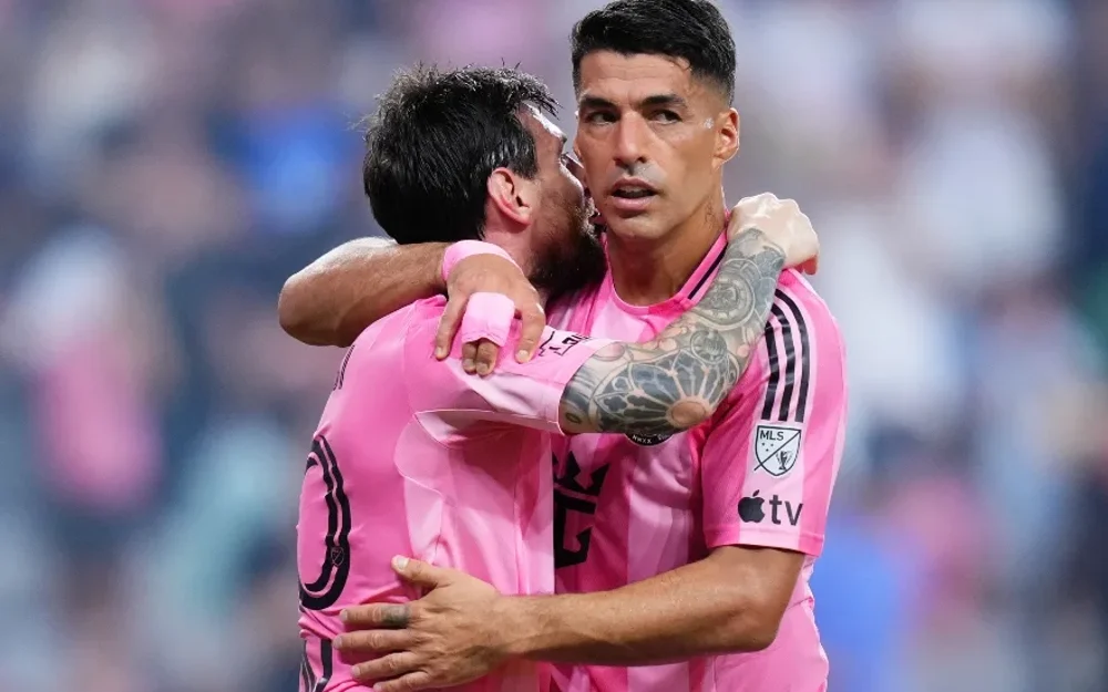 Messi y Suárez firman dobletes y el Inter Miami golea 4-0 al DC United