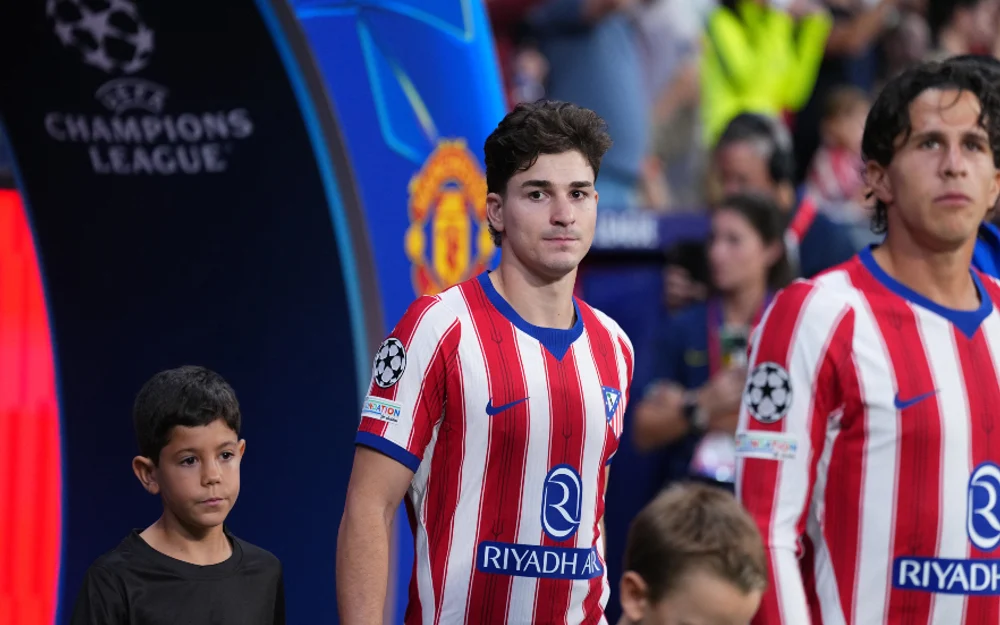 Julián Álvarez sigue sin gol en el Atlético: seis partidos sin anotar en la temporada