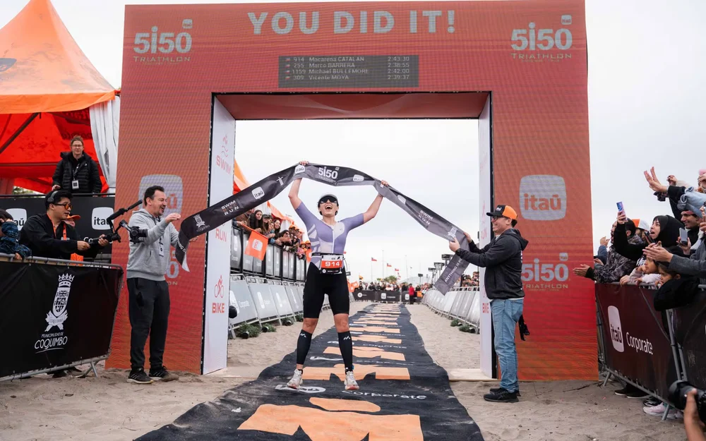 Macarena Catalán y Gaetan Fetaud ganan la primera edición del triatlón 5150 en Coquimbo