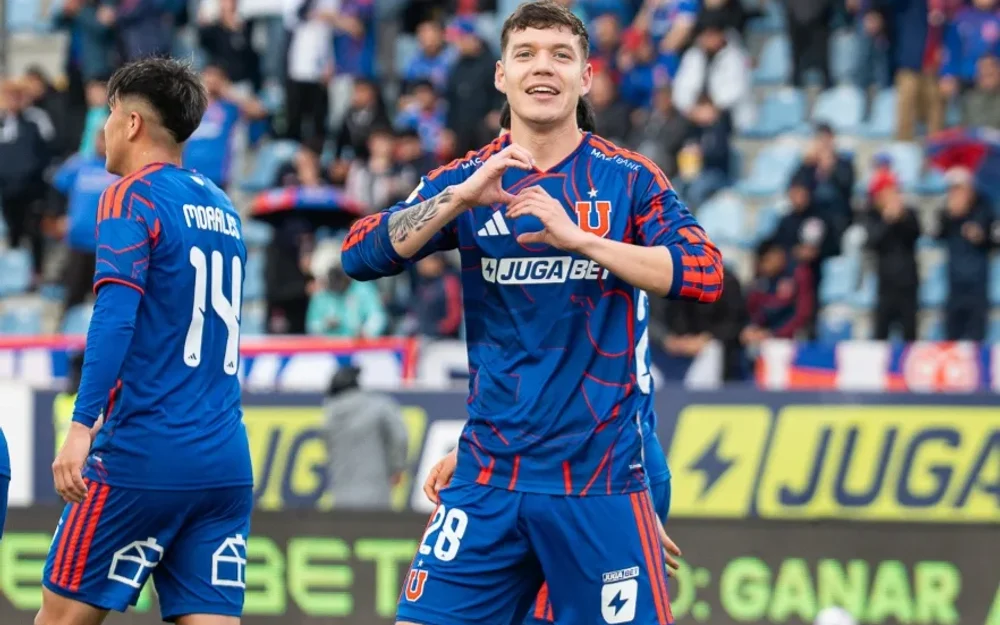 Arce marca un golazo en la goleada de la U y suma 11 goles en 2026