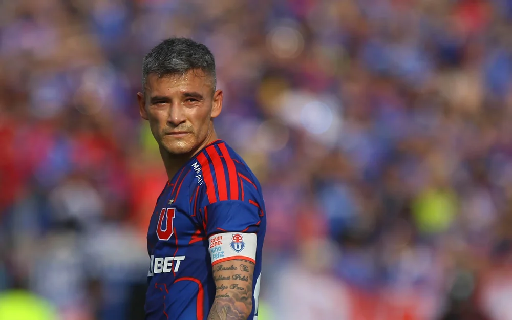 U de Chile dosifica a Charles Aránguiz y no lo llevará a Antofagasta por Copa Chile